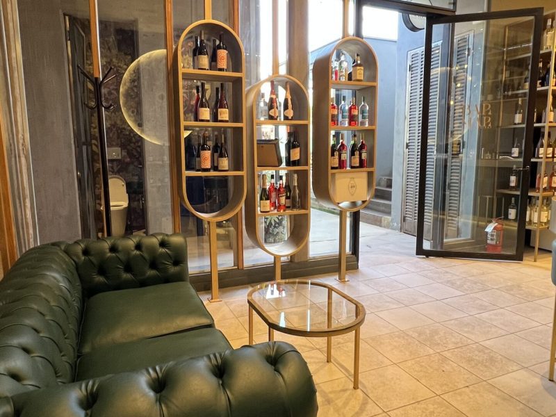 Vendo vinoteca y bar