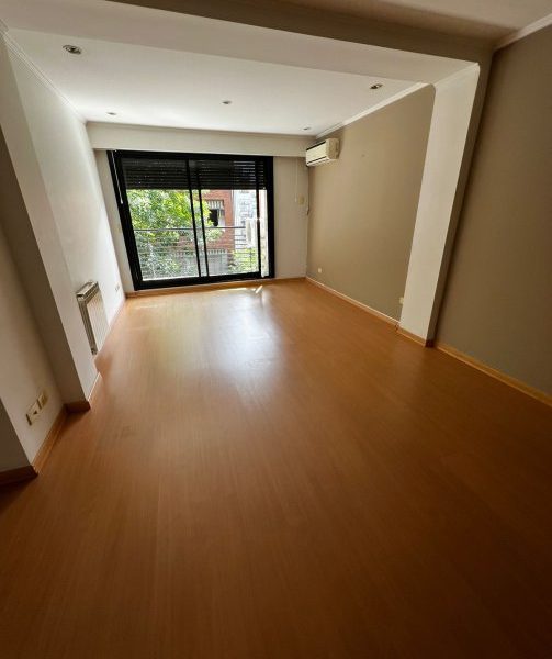 SEMIPISO DE 2 AMBIENTES CON COCHERA PRIVADA