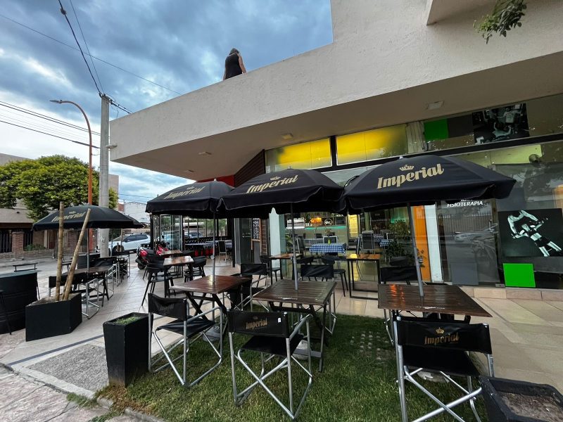 VENDO FONDO DE COMERCIO EMBLEMÁTICO BAR VILLA CARLOS PAZ