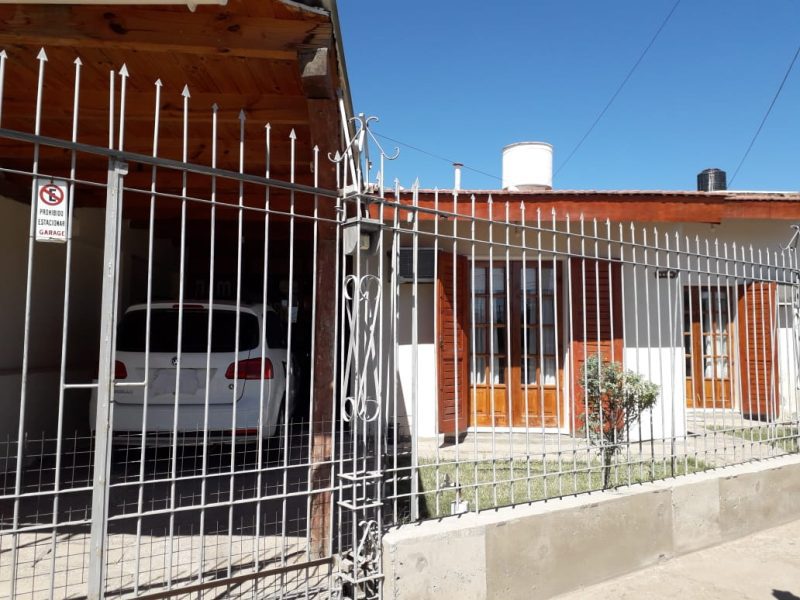 DUEÑO VENDE CASA