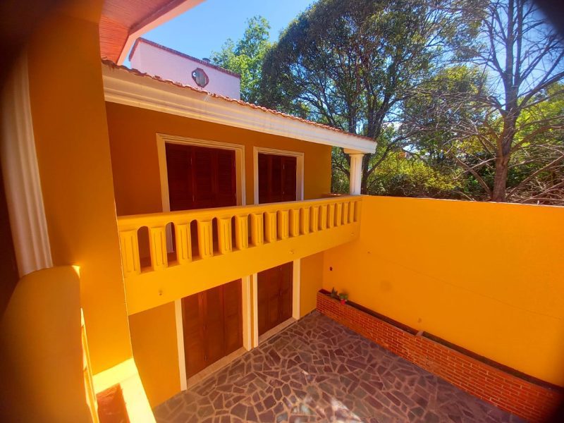 Casa de lujo, con diseño madera interna
