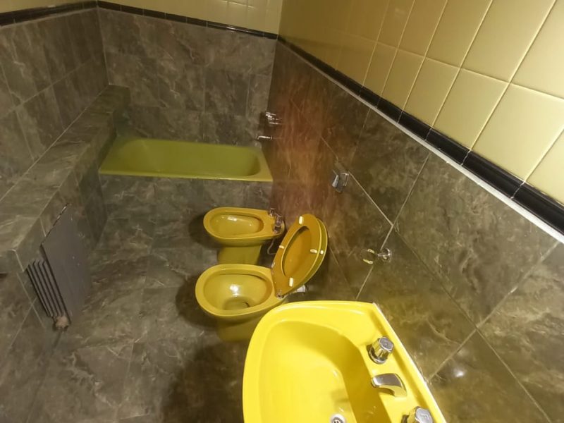Casa de lujo, con diseño madera interna