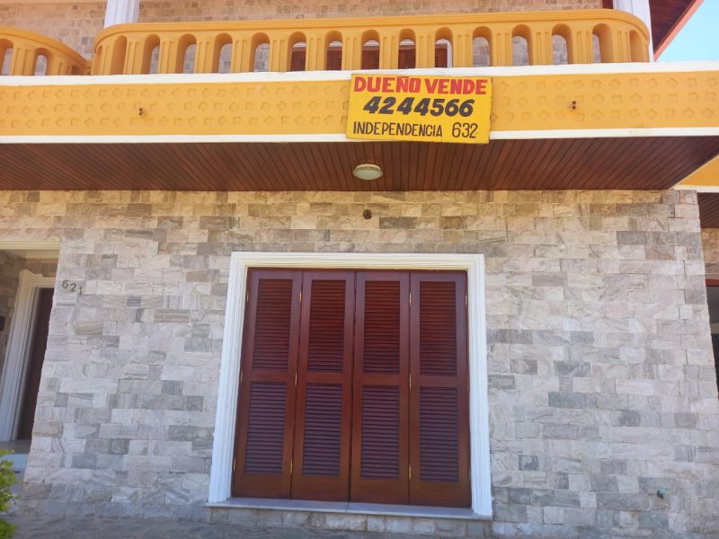 Casa de lujo, con diseño madera interna
