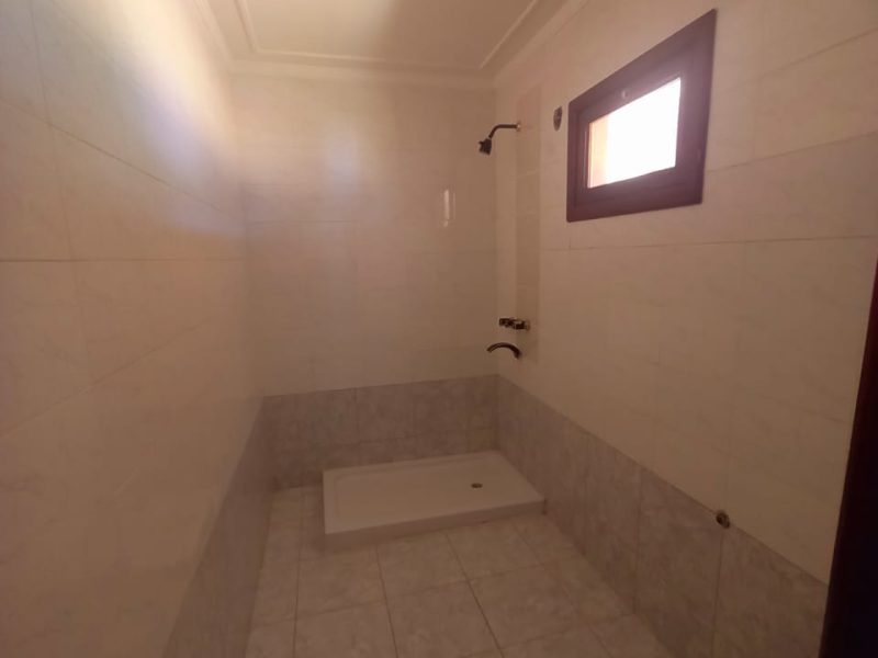 Casa de lujo, con diseño madera interna