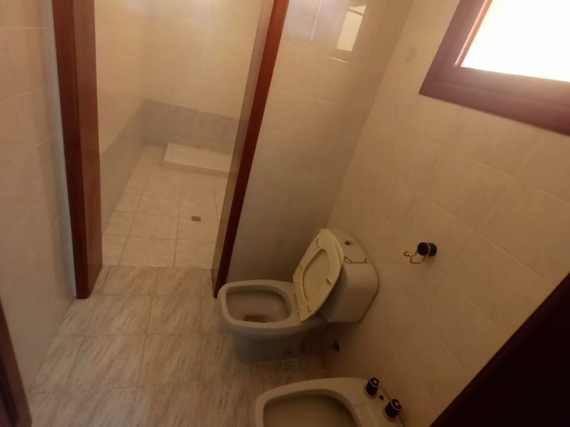 Casa de lujo, con diseño madera interna