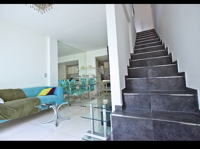 DUEÑO VENDE DUPLEX CONGRESO Impecable 2 amb c/patio. 67mt2 totales.
