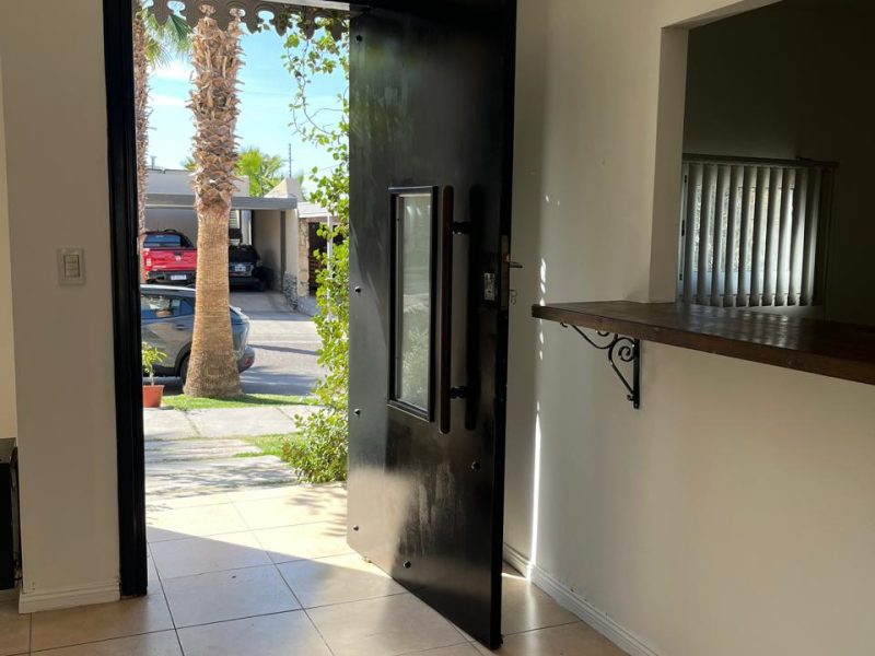 DUEÑO VENDE CASA BARRIO PRIVADO
