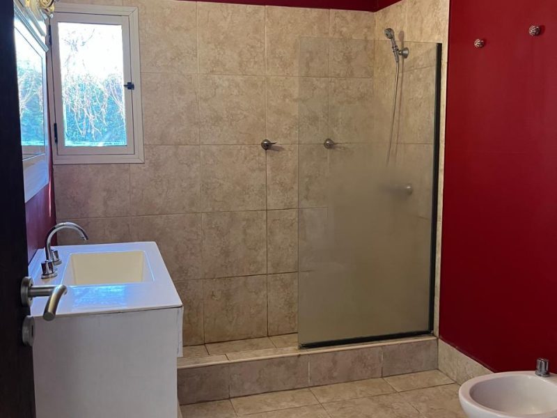 DUEÑO VENDE CASA BARRIO PRIVADO