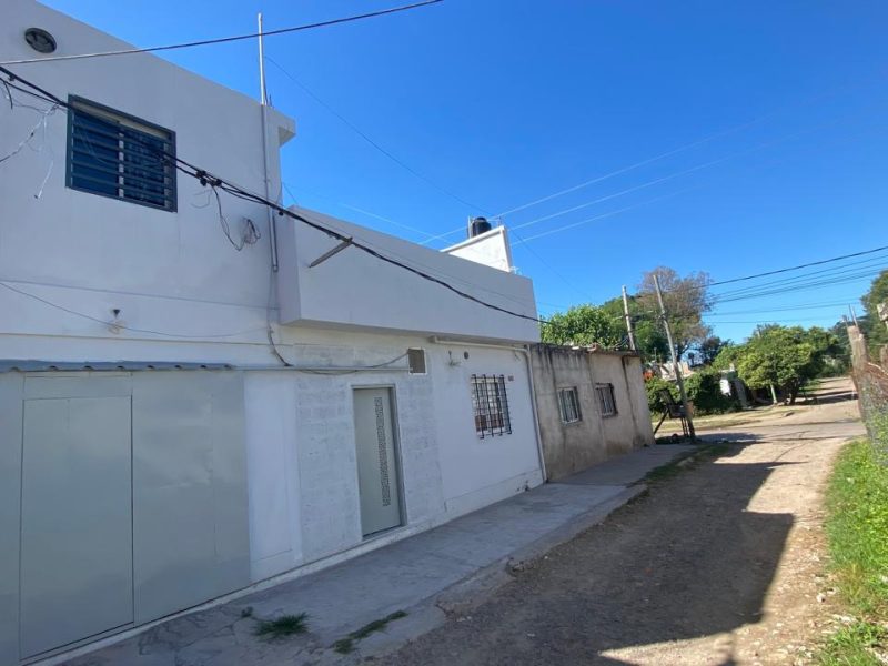 VENDO CASA en Bella Vista