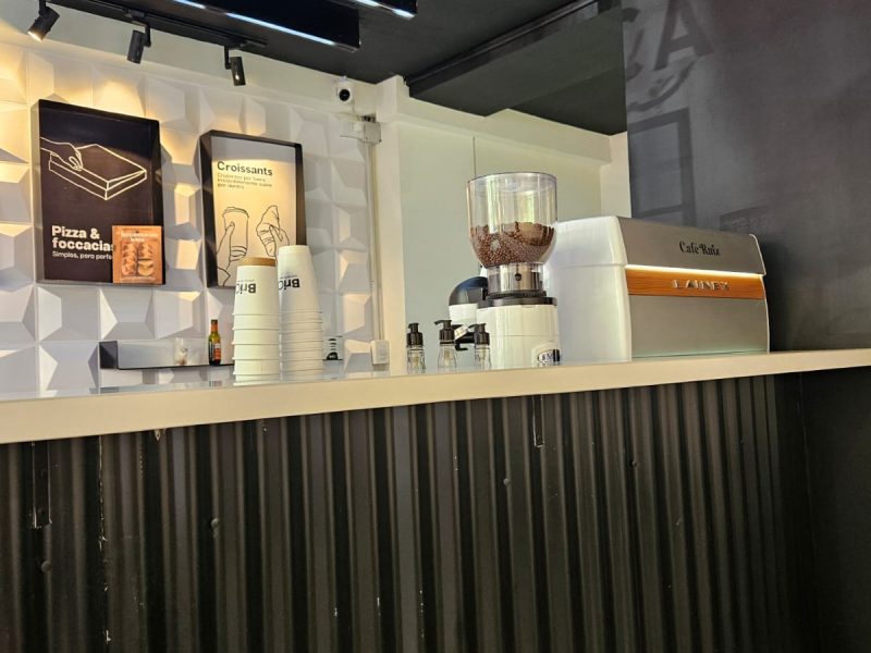 URGENTE VENDO POR VIAJE Fondo de comercio Cafetería Nueva Córdoba