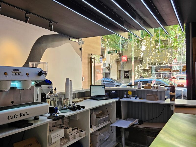 URGENTE VENDO POR VIAJE Fondo de comercio Cafetería Nueva Córdoba