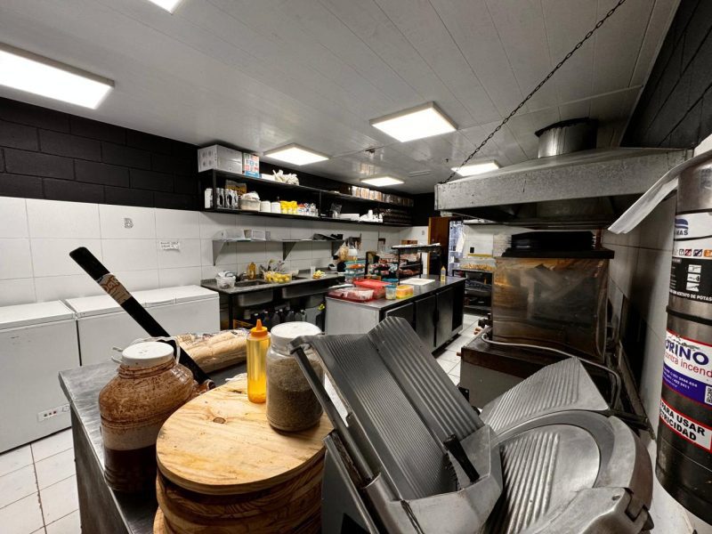 Hamburgueseria en shopping Villa Rivera Indarte