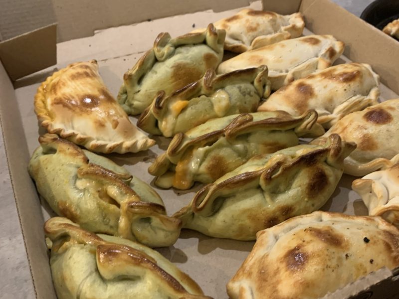 SE VENDE FONDO DE COMERCIO CASA DE EMPANADAS ARTESANALES Y PIZZAS A LA PIEDRA
