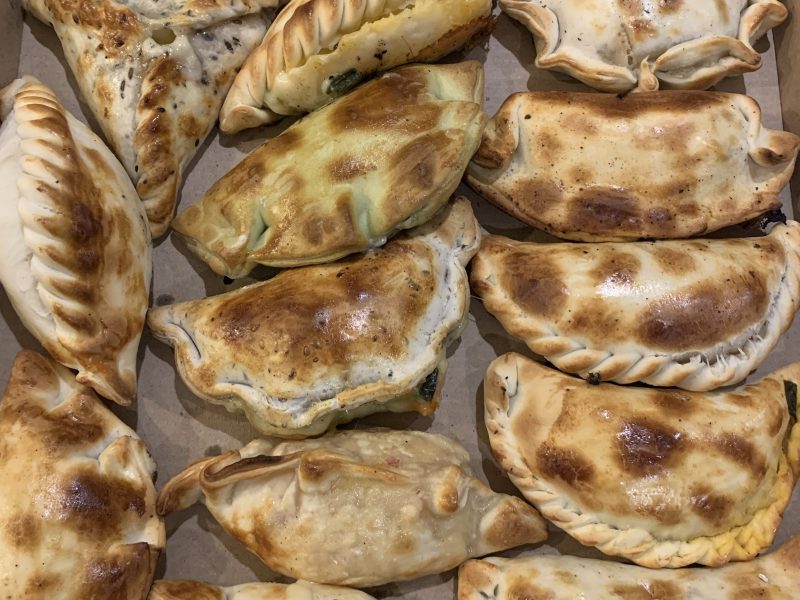 SE VENDE FONDO DE COMERCIO CASA DE EMPANADAS ARTESANALES Y PIZZAS A LA PIEDRA