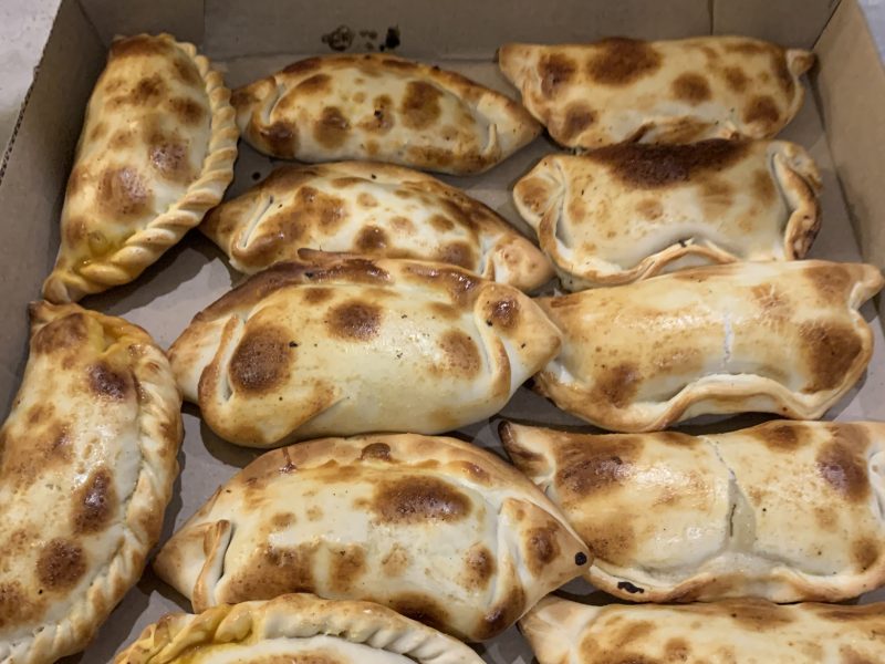 SE VENDE FONDO DE COMERCIO CASA DE EMPANADAS ARTESANALES Y PIZZAS A LA PIEDRA