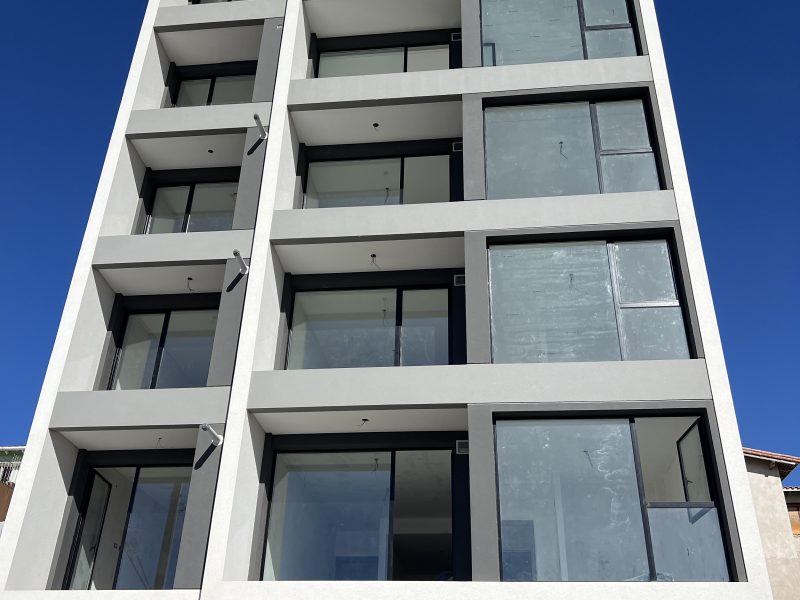 Departamento de tres ambientes en venta con linda vista al mar