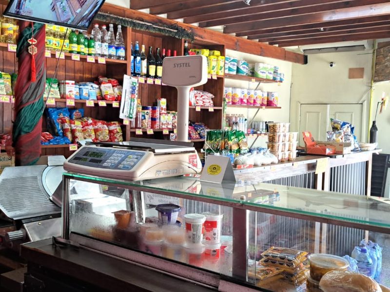 SE VENDE FONDO DE COMERCIO
