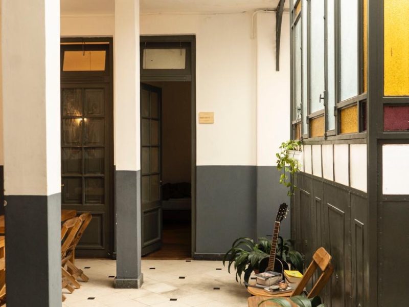 HOSTEL / HOSTAL