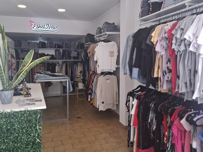 Excelente oportunidad! venta de marca, 4 años de antiguedad. Indumentaria Fem