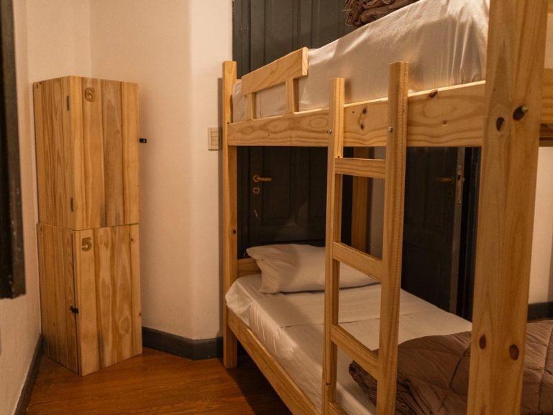 HOSTEL / HOSTAL