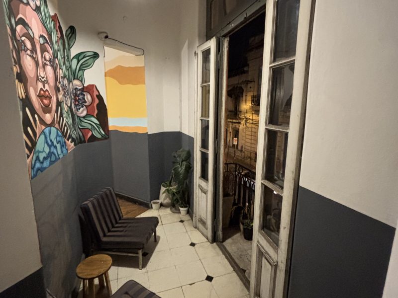 HOSTEL / HOSTAL
