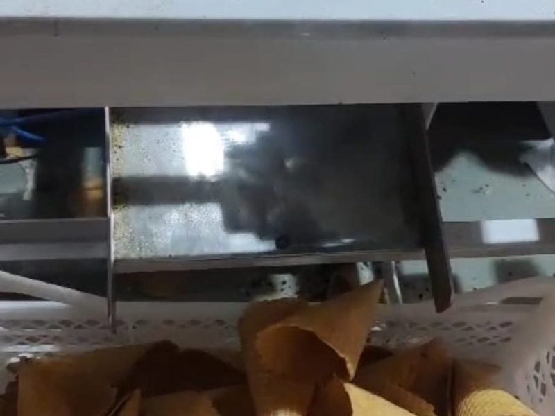 Maquina para fabricar cubanitos, cucuruchos, capelinas, barquillos etc