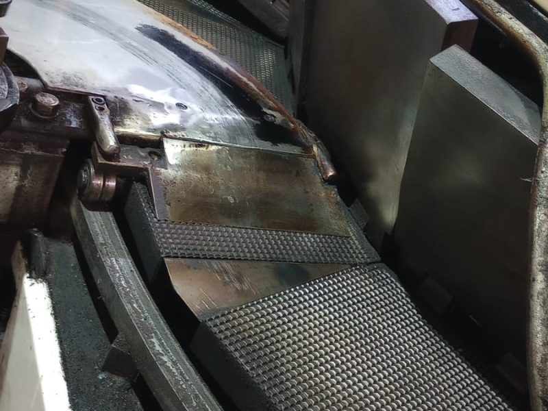 Maquina para fabricar cubanitos, cucuruchos, capelinas, barquillos etc