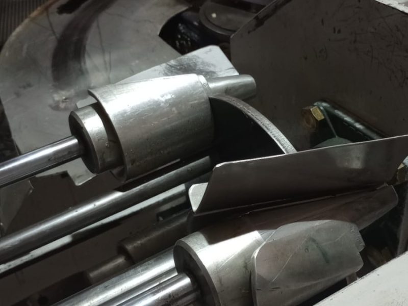 Maquina para fabricar cubanitos, cucuruchos, capelinas, barquillos etc
