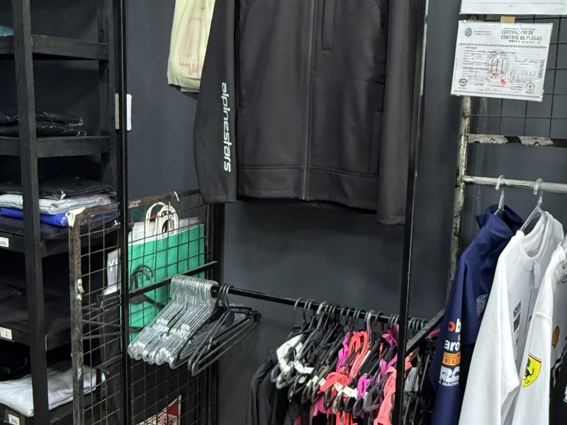 Última Vuelta Indumentaria, un local innovador sin competencias en la zona ni en